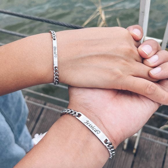 Couples Engraved Bracelet Set With Box - Picture 5 of 5